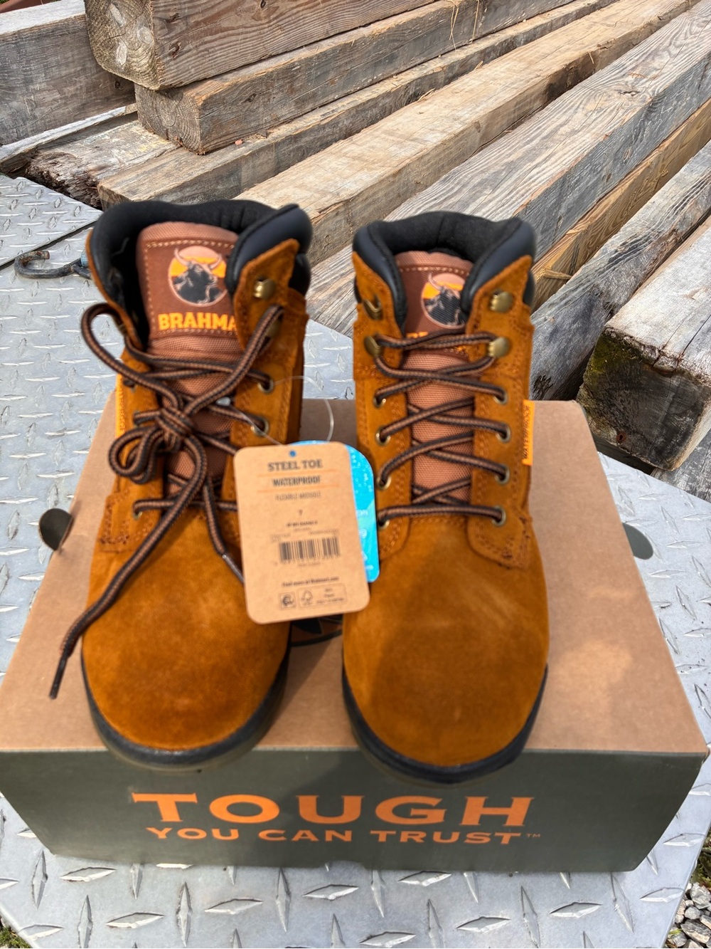 Brahma women’s Waterproof Steel Toe Work Boots - Tan Suede